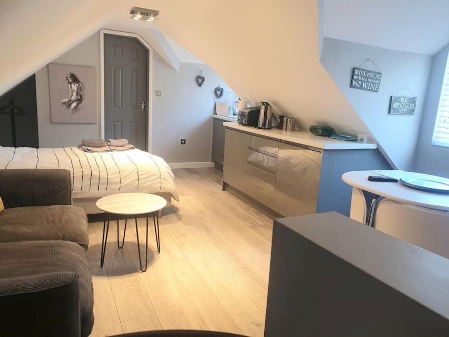 The Contemporary Studio Bracknell Exteriör bild