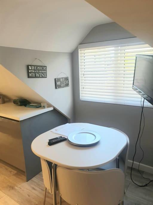 The Contemporary Studio Bracknell Exteriör bild